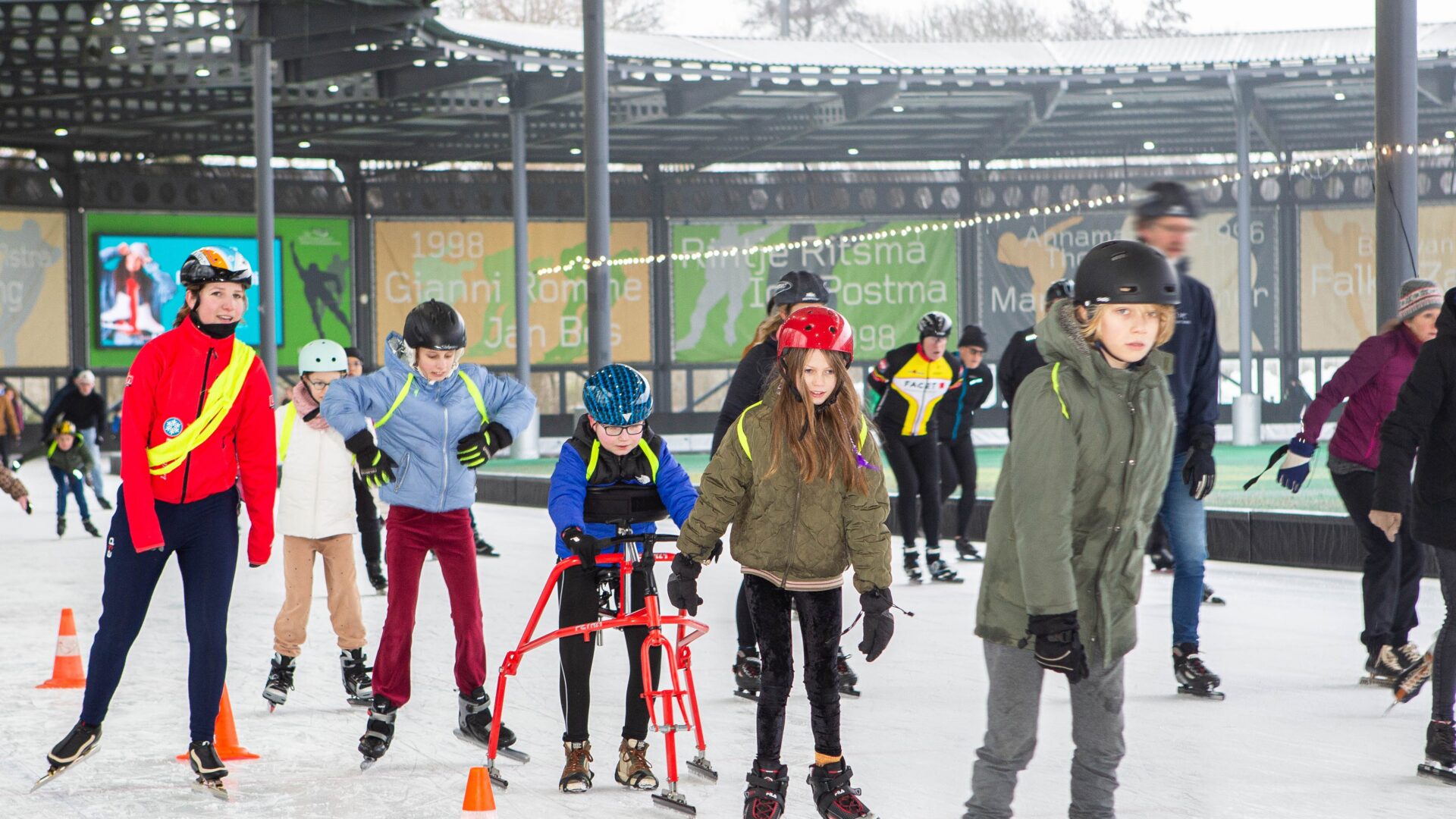 Inclusieve training van schaatstrainer Rianne Olijerhoek